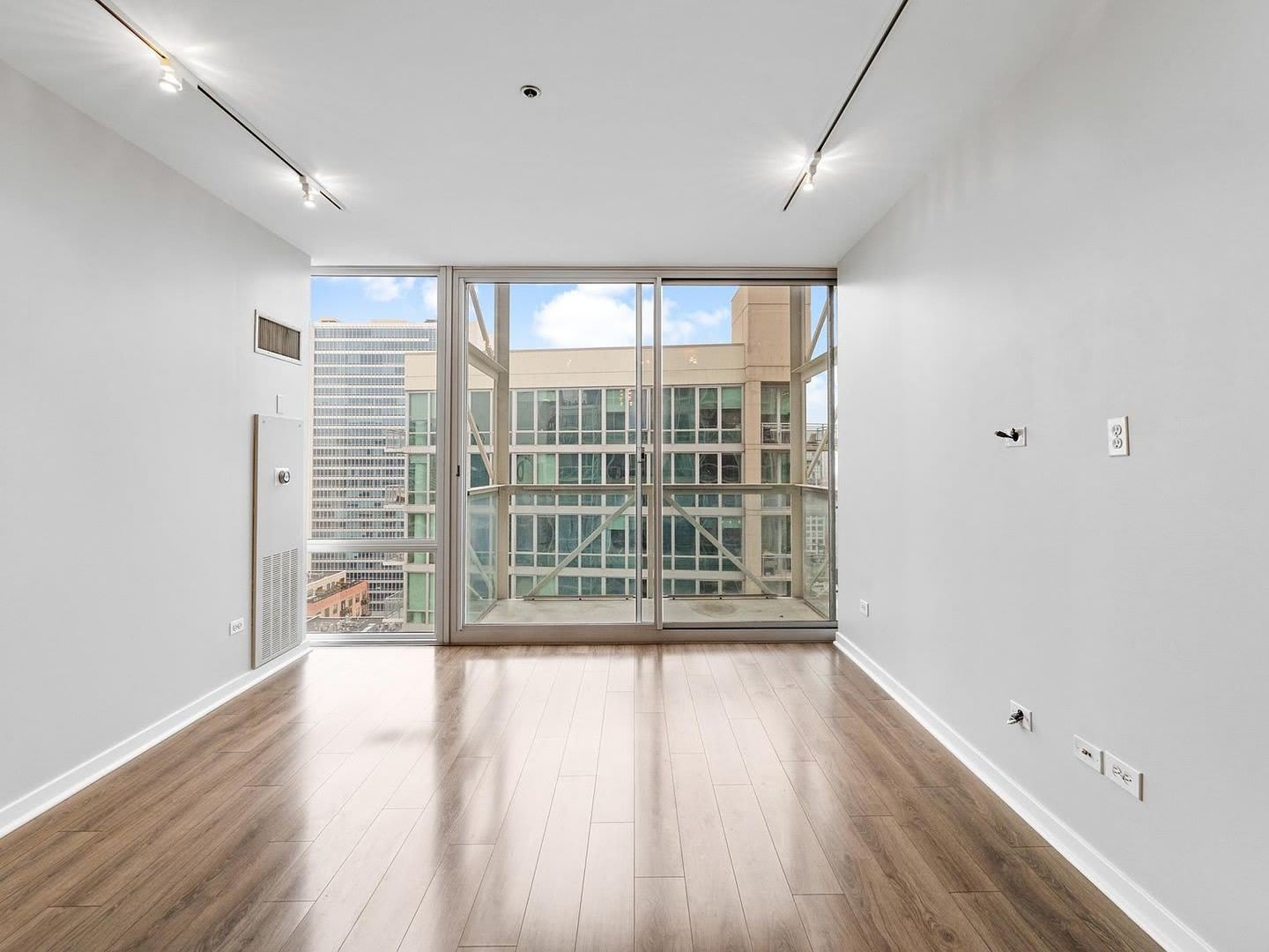 653 N Kingsbury Street – photo 5