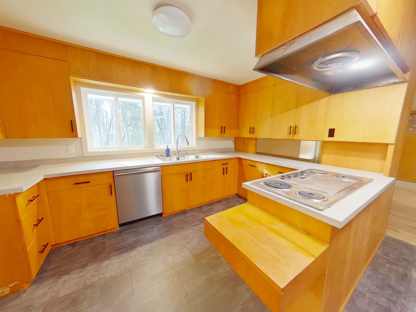 Large Beautiful Home in the Hills – photo 5