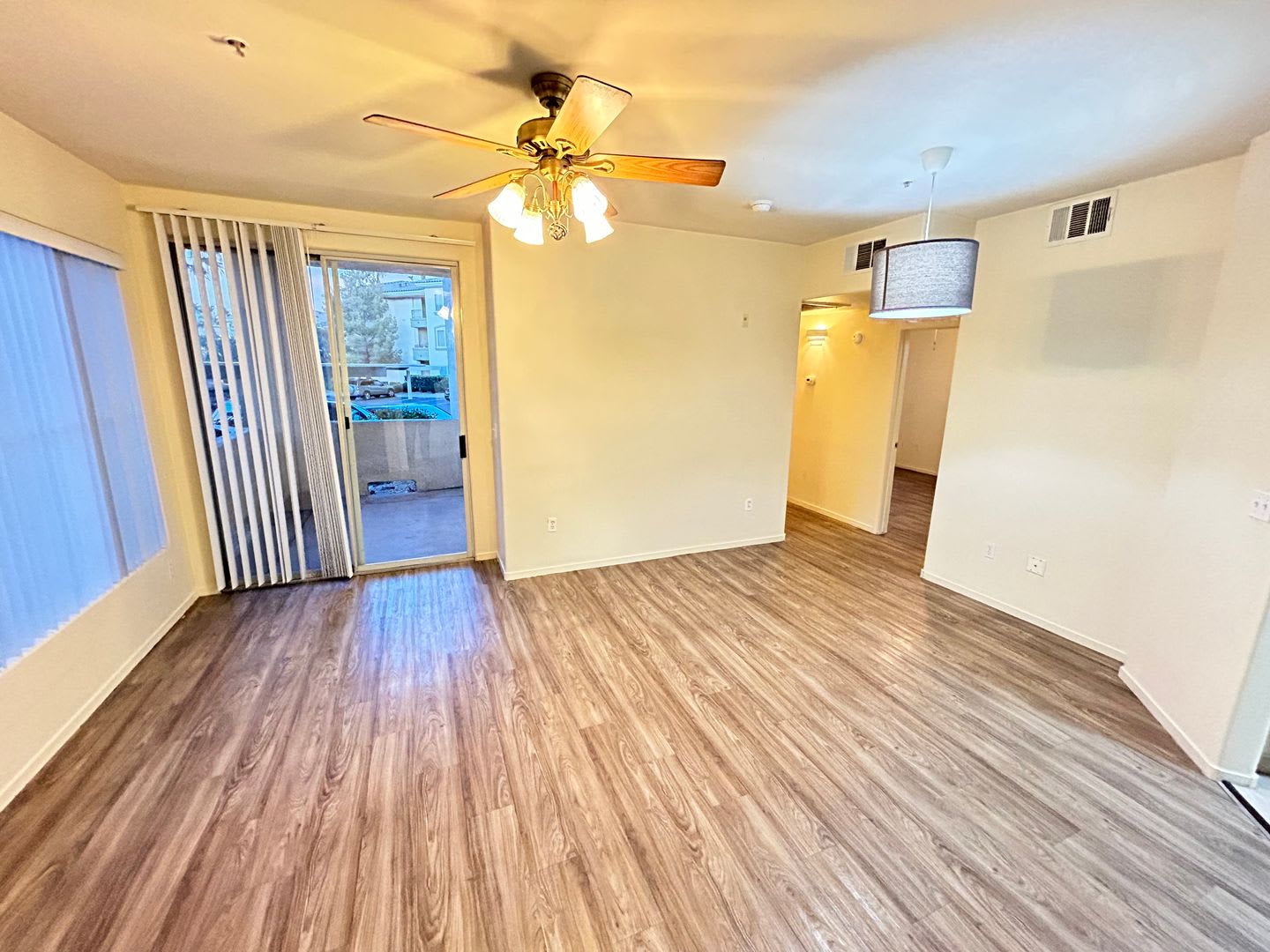 Charming 2 Bedroom 2 Bath Gated Condo Nestled In The Beautiful Southwest Area Close To Durango Station Casino Uncommons And Freeway – photo 4