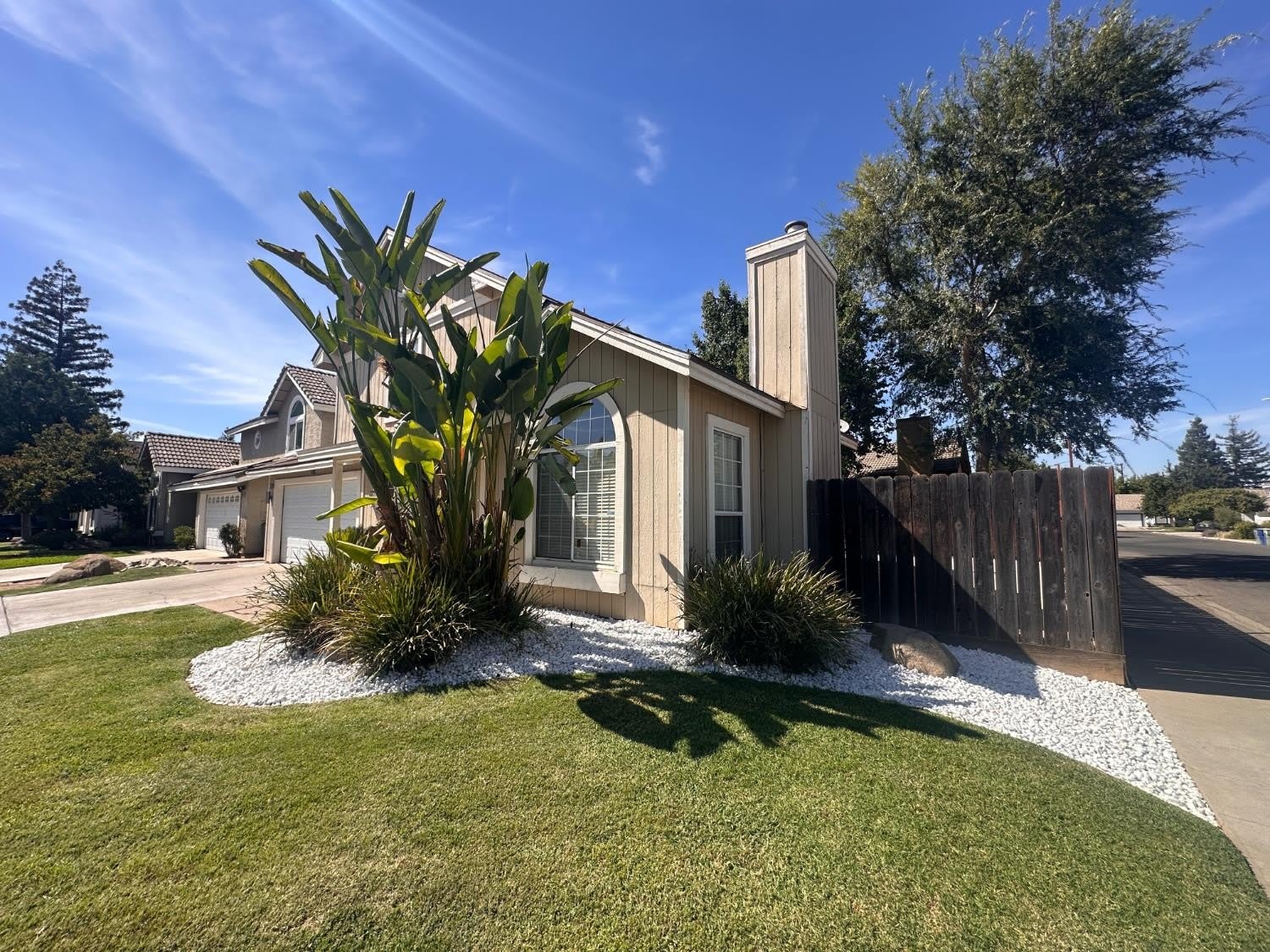 2214 E Chennault Avenue – photo 2