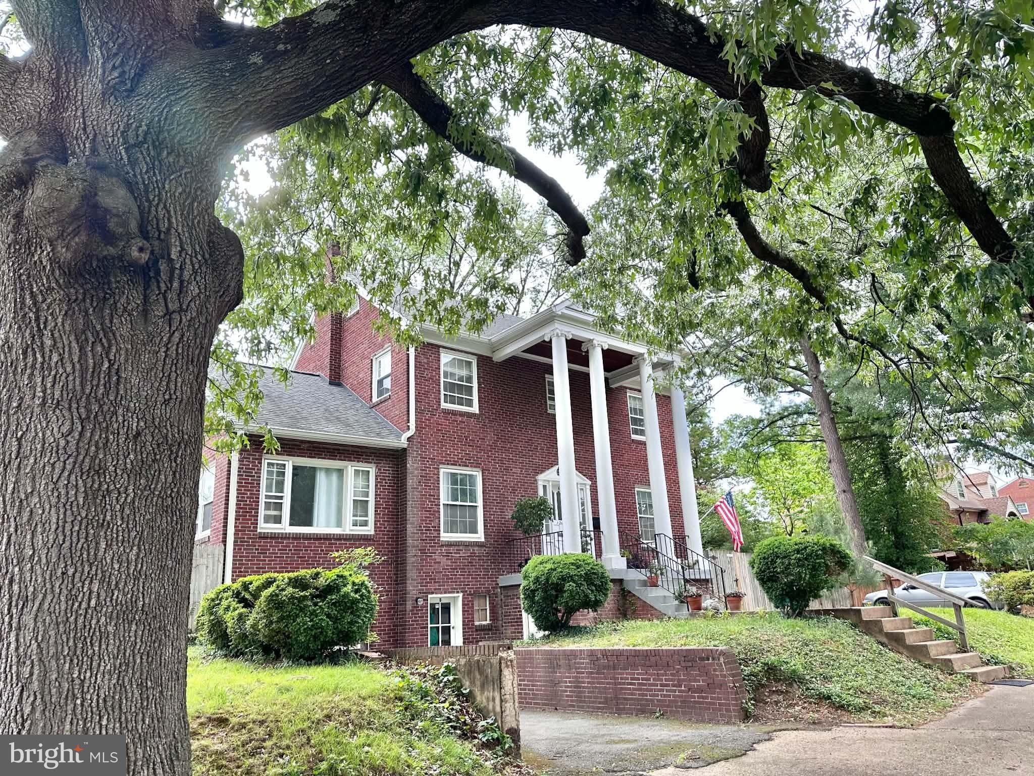 1208 S CLEVELAND Street – photo 1