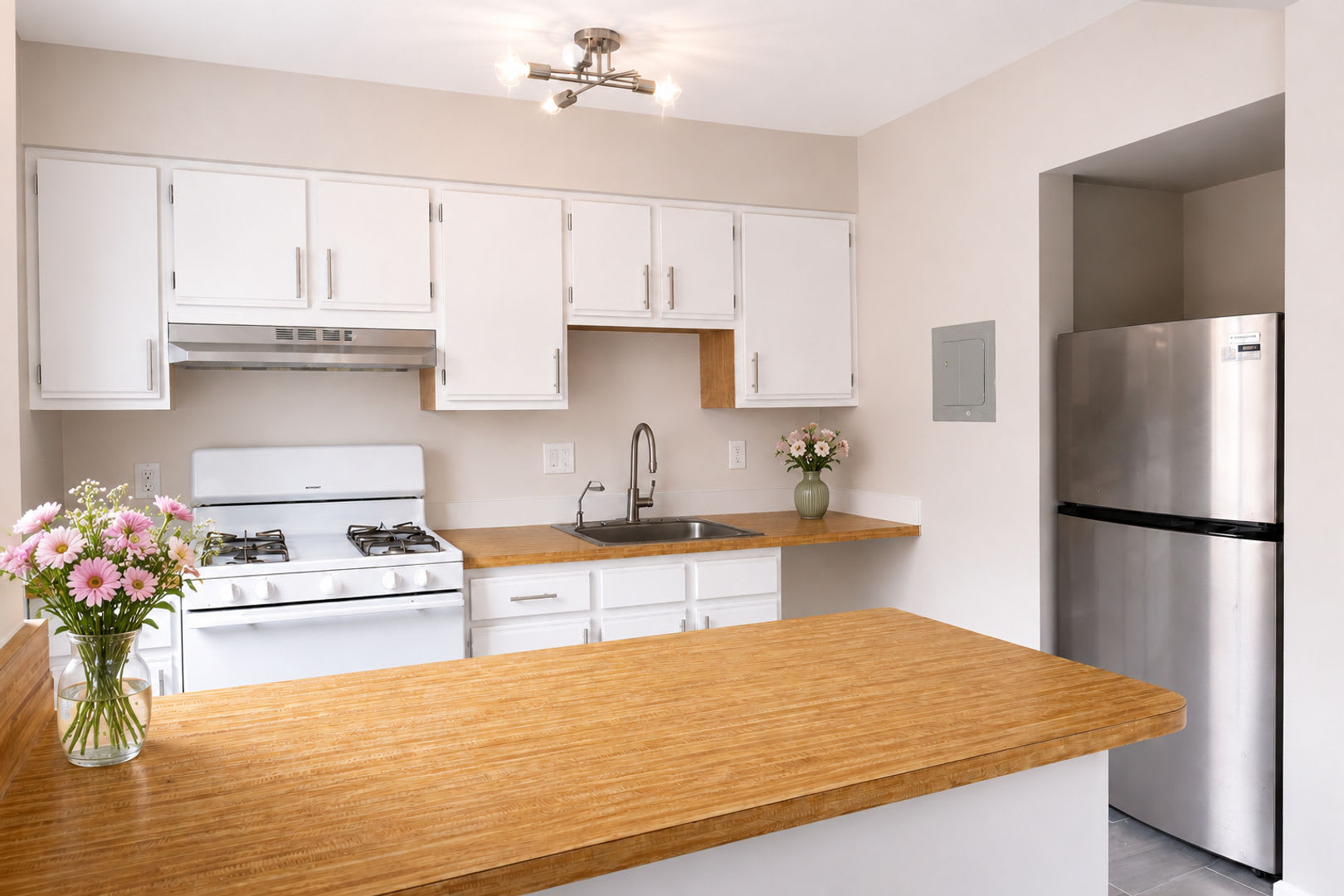 2026 Move-In Special – $500 LEASE SIGNING BONUS!! Affordable 2-Bedroom Apartment in Southwest DC!! – photo 2
