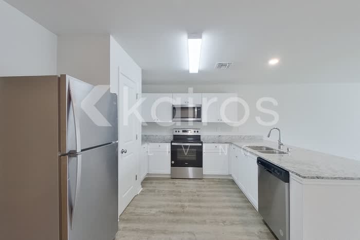 413 Western Avenue South – photo 4