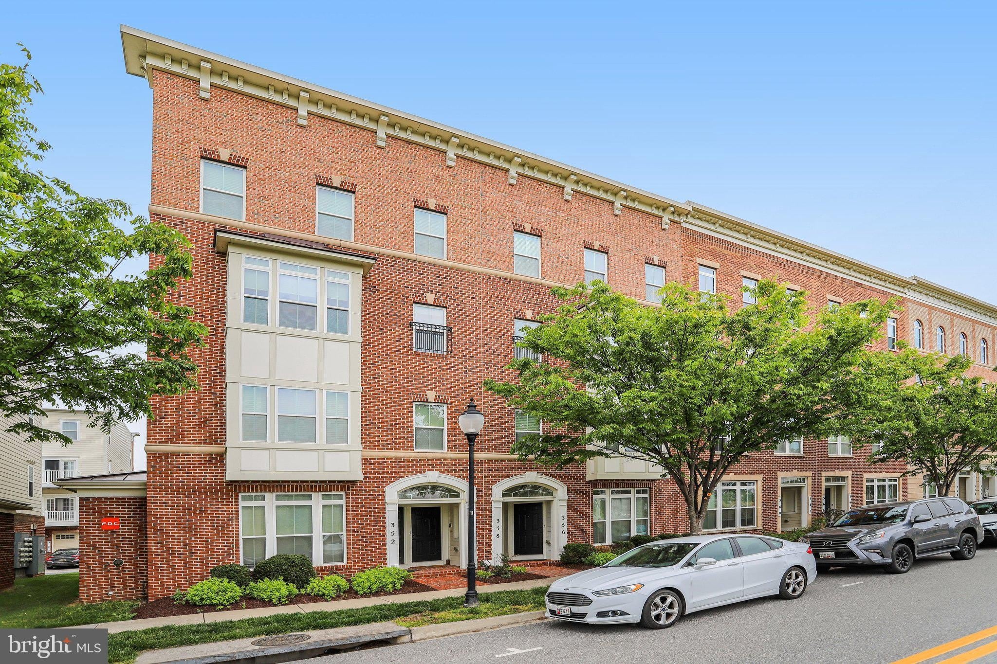 358 URBAN Avenue – photo 1