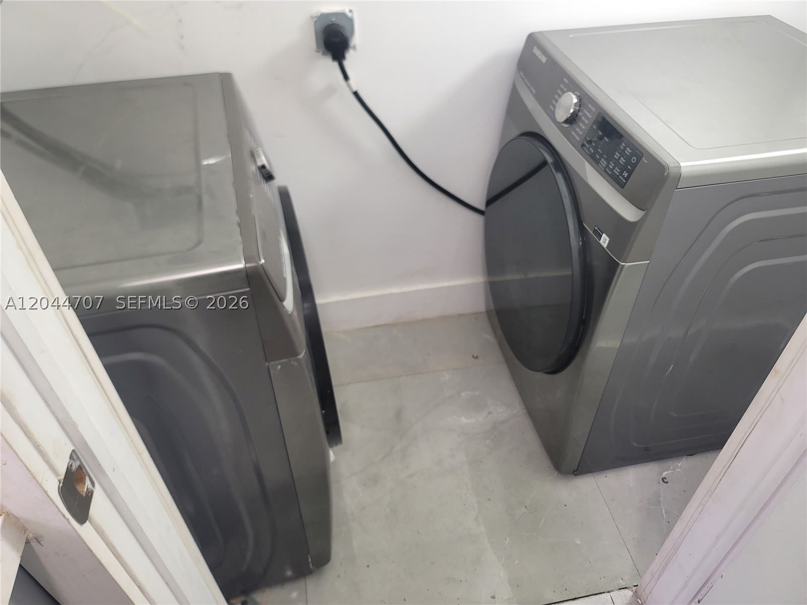 512 NW 96th St – photo 2