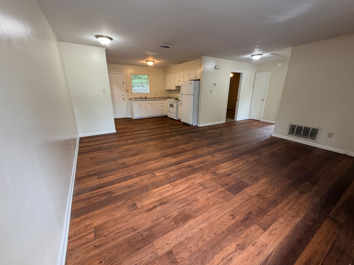2Bed/1Bath Duplex – photo 2