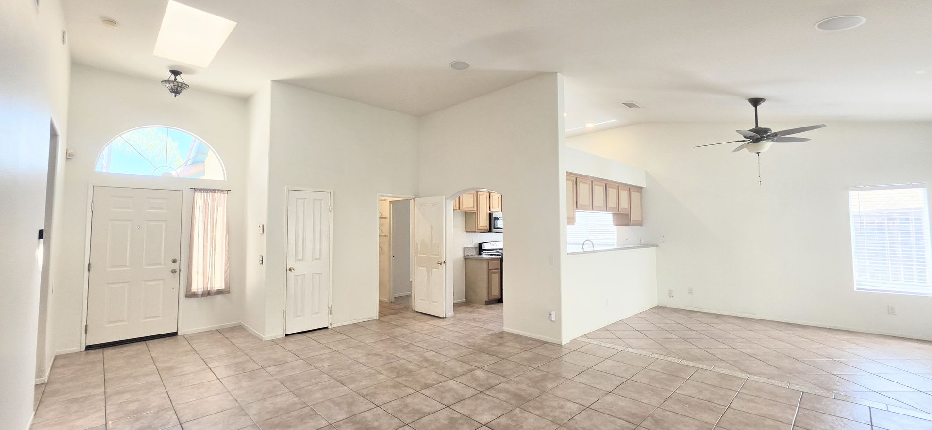 Gorgeous Single Story Home In The Heart Of Temecula – photo 4