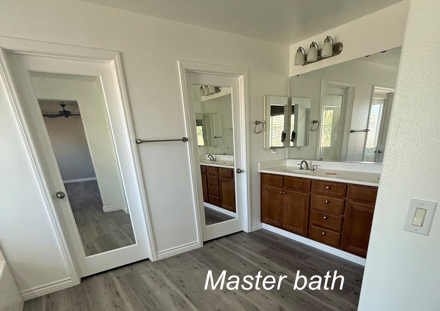 Spacious 5-Bedroom Home with 3-Car Garage In Perris – photo 4
