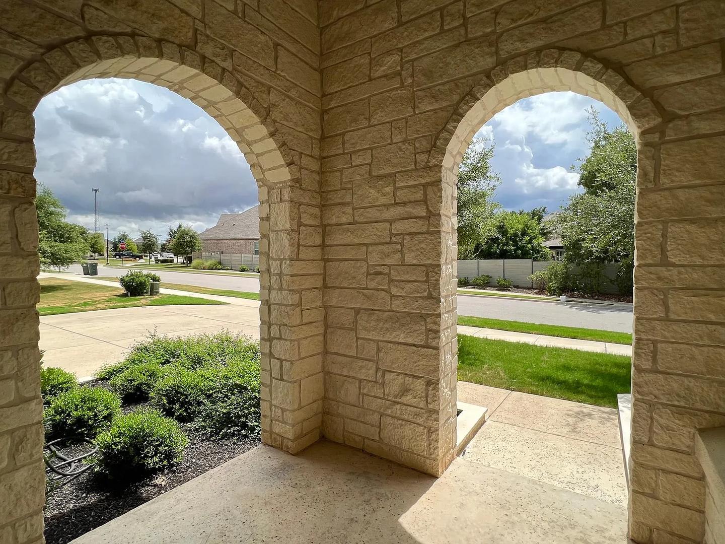 Find your Georgetown Dream at this Beautiful 3-Bedroom 2.5-Bathroom House!!!! – photo 4