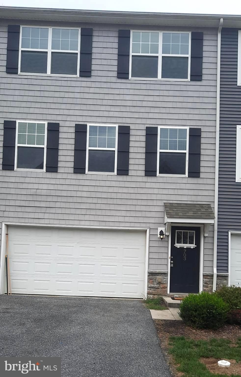 703 ADMIRALS QUAY Drive – photo 1