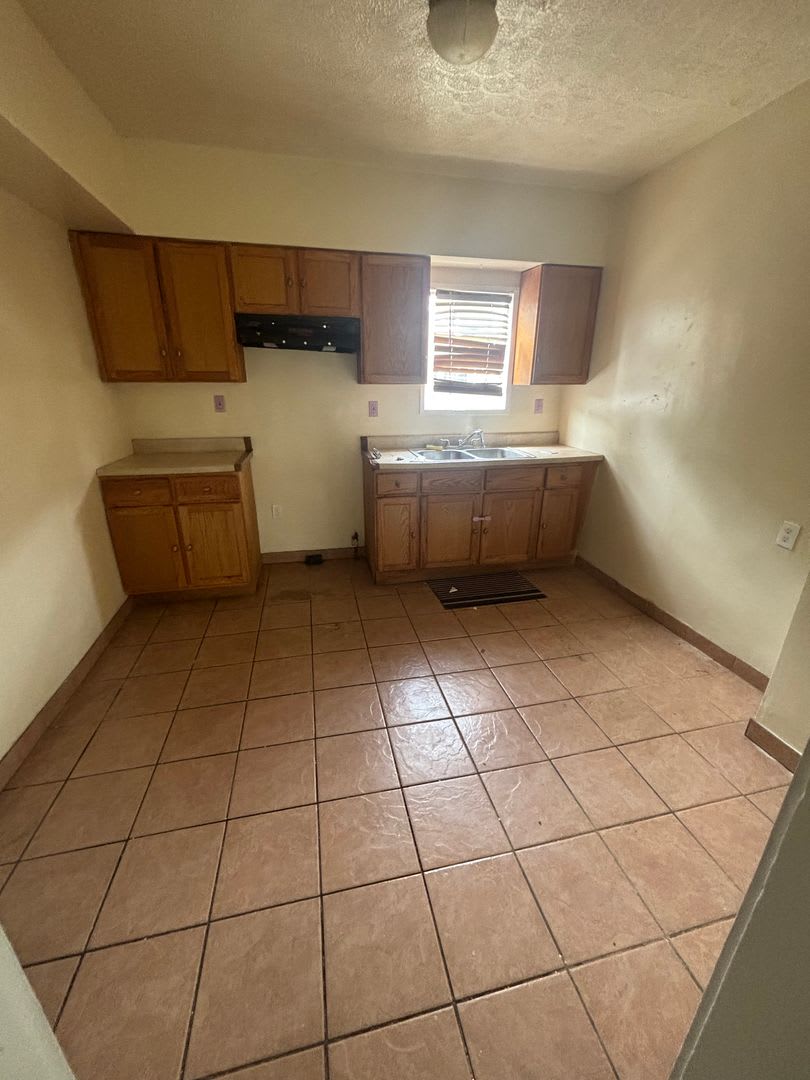 3bd Single Cash Pay/Section 8 – photo 4