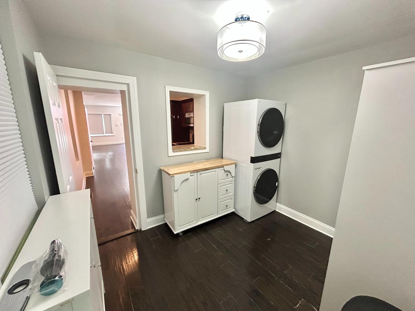 Spacious 3 Bedroom Home With Central Air In Unit Laundry And Patio – photo 5