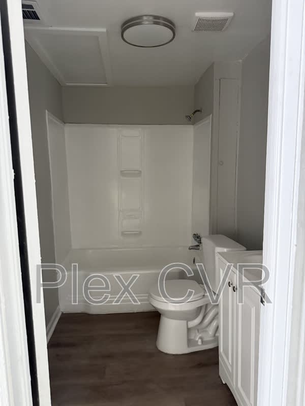 2921 12th Avenue – photo 2