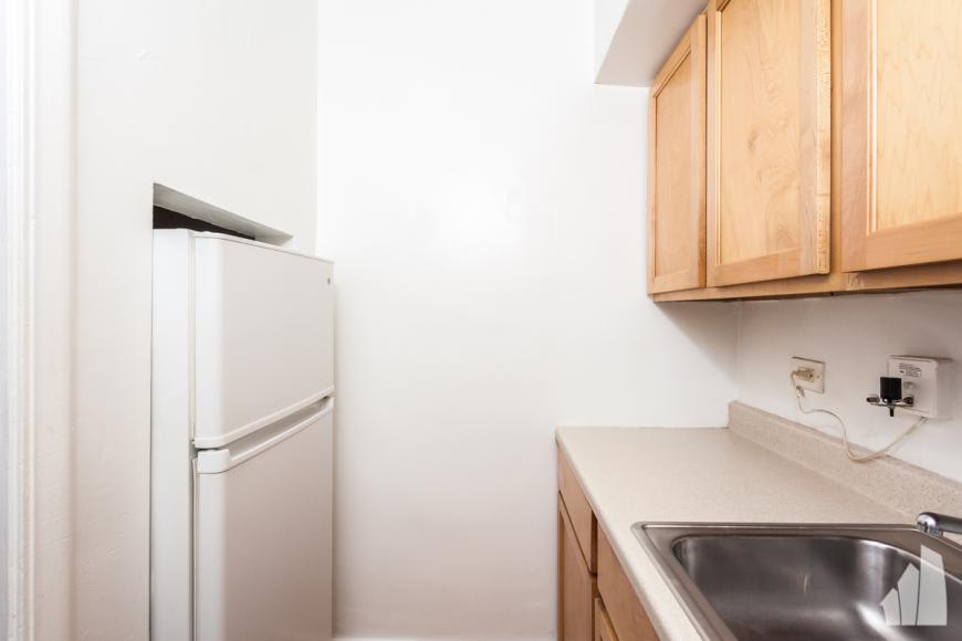 531 W Arlington Pl – photo 2