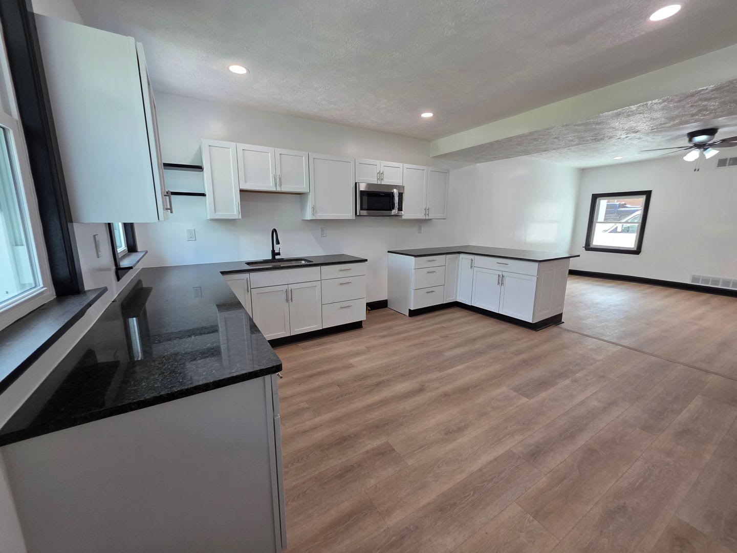 Fully Remodeled 3 Bedroom 1 Bathroom House For Rent In The South Side – photo 2