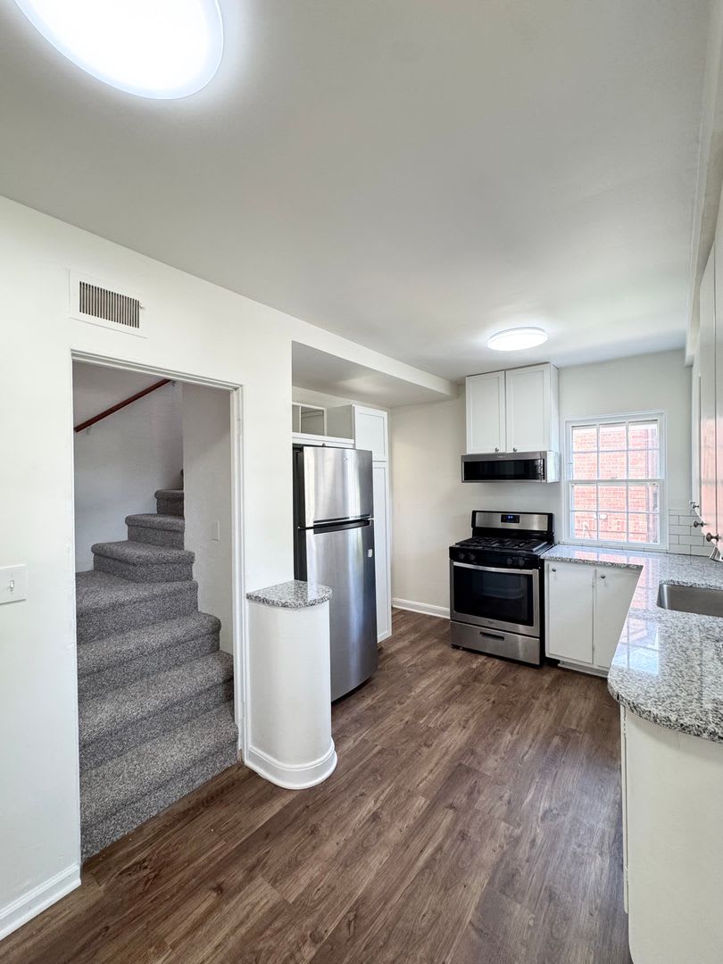 Newly Remodeled 3 Bedroom! Coming Soon! – photo 3