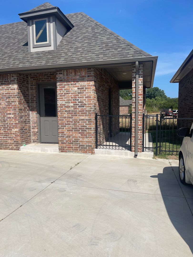 3 Bed 2 5 Bath Home In Sought After Gated Community In Nw Norman – photo 2