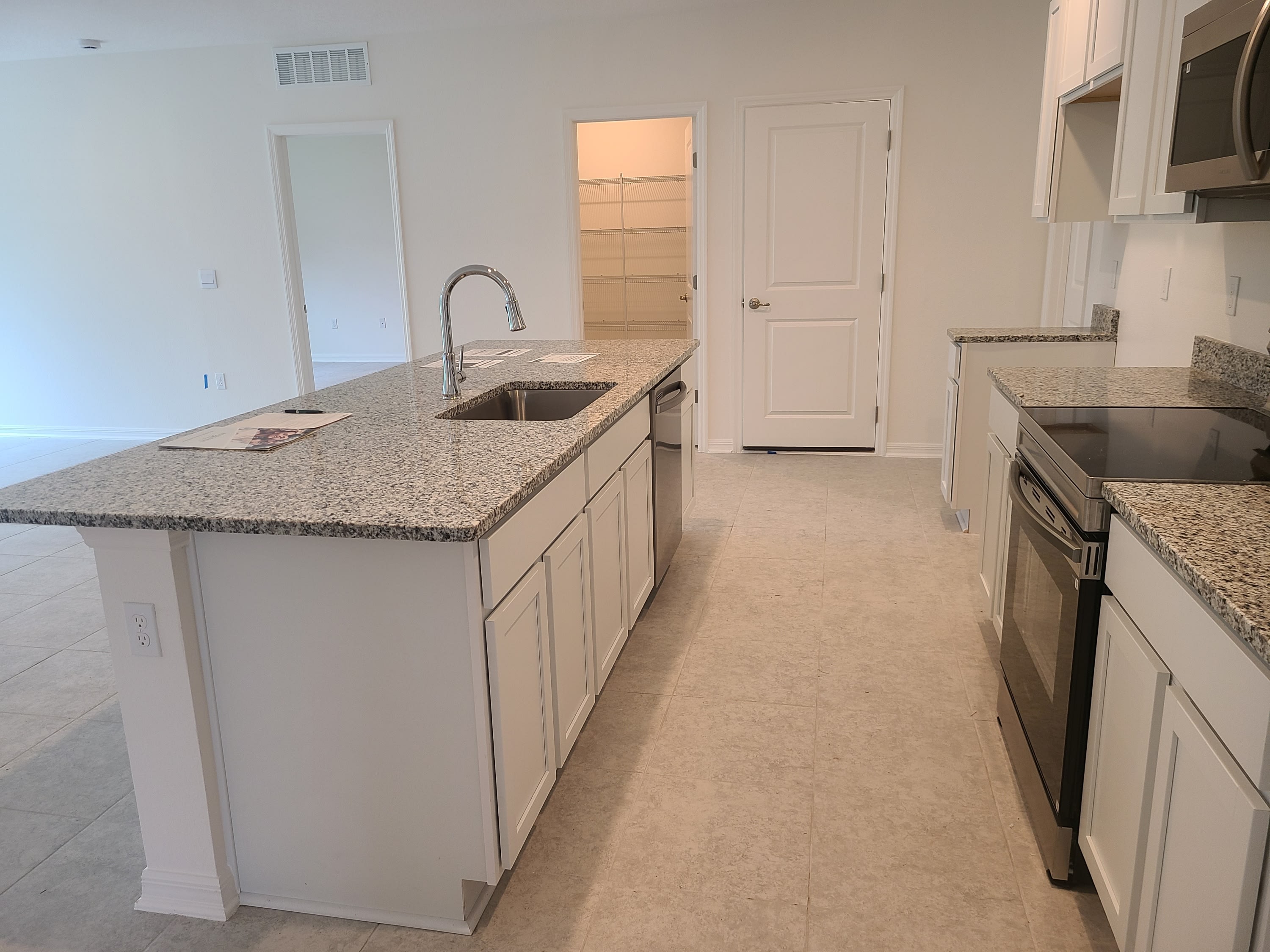 61 Rickenbacker Drive – photo 3