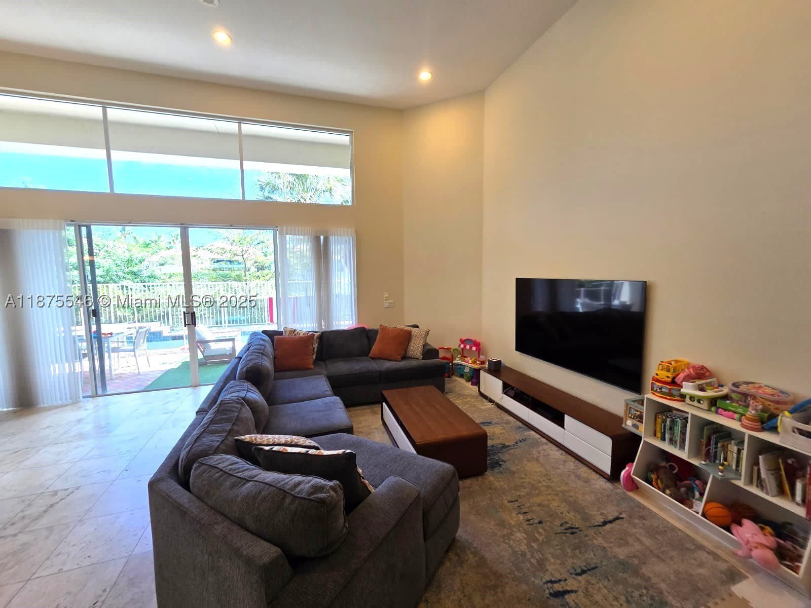 7030 Islegrove Pl – photo 4