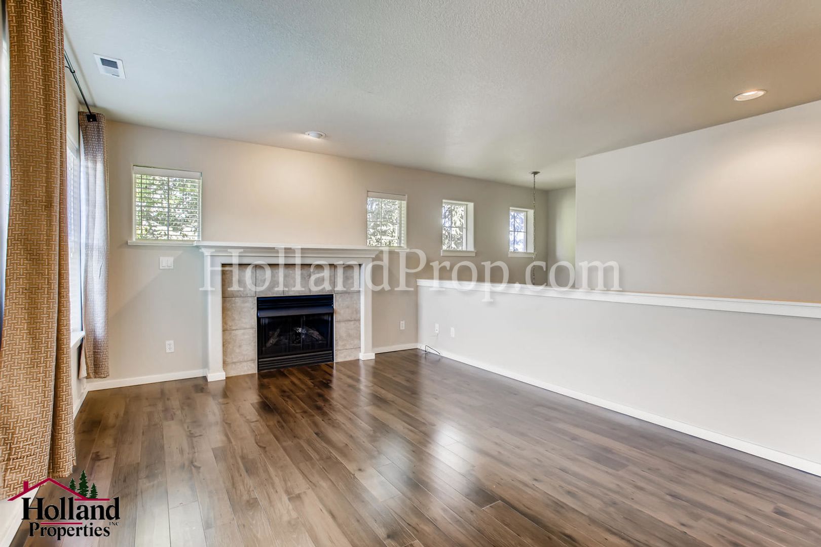 Beautiful Condo In Excellent Hillsboro Location! – photo 5