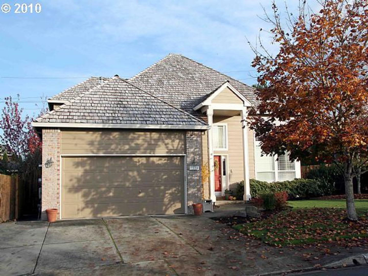 Spacious 4 Bedroom Home With Gourmet Kitchen Primary Suite Backyard Garden In Bethany – photo 2