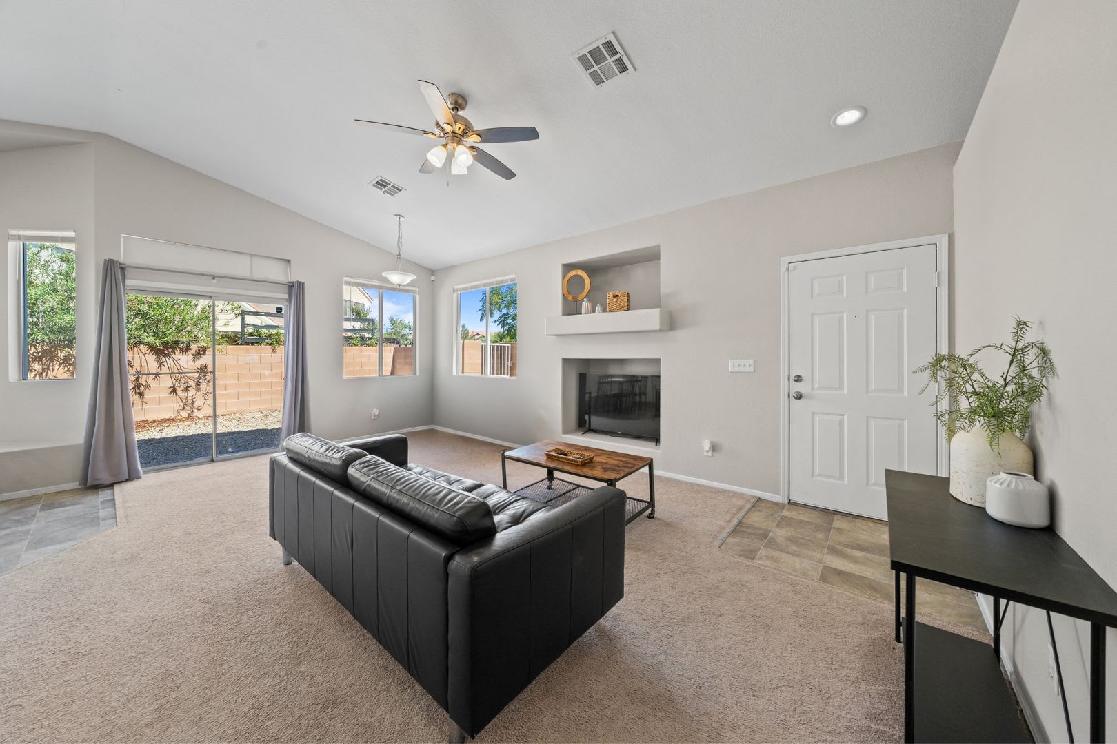 Fully Furnished Single Story Near Silverado Ranch – photo 2