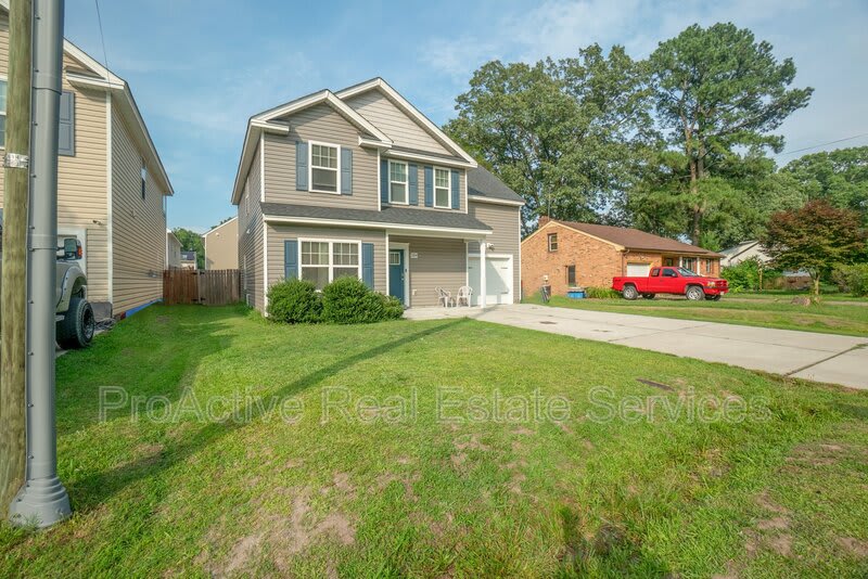 2104 Miller Avenue – photo 3