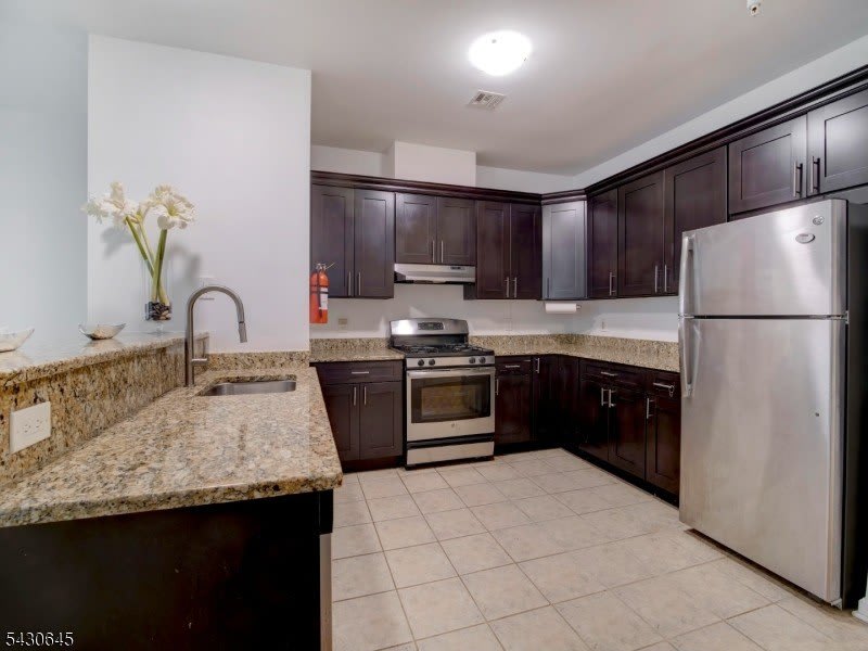 92 Willow St – photo 2