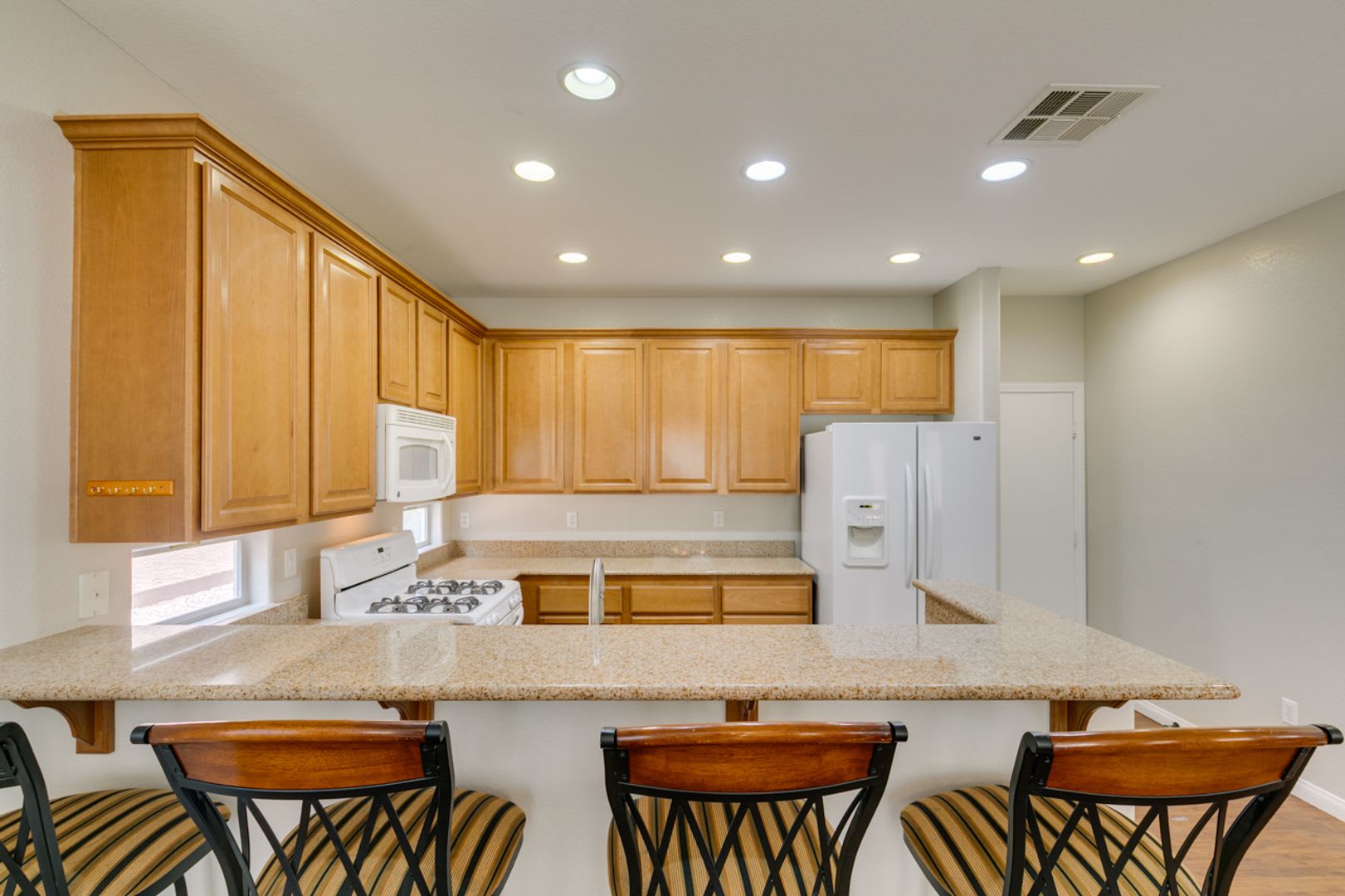 Beautiful 3 Bed / 3 Bath Home in Skyridge Community – photo 1