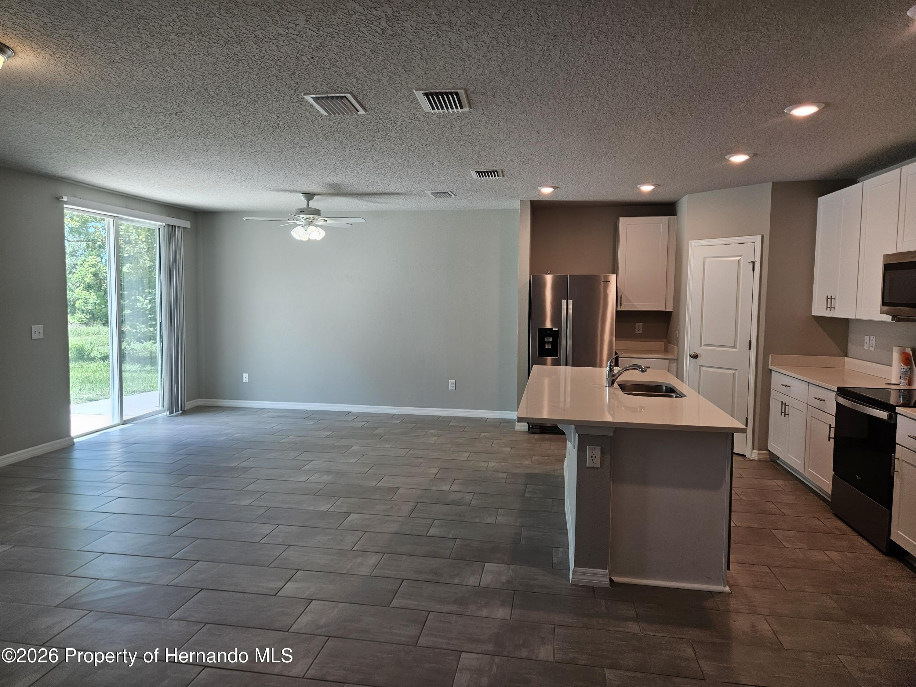 2353 Glenridge Drive – photo 4