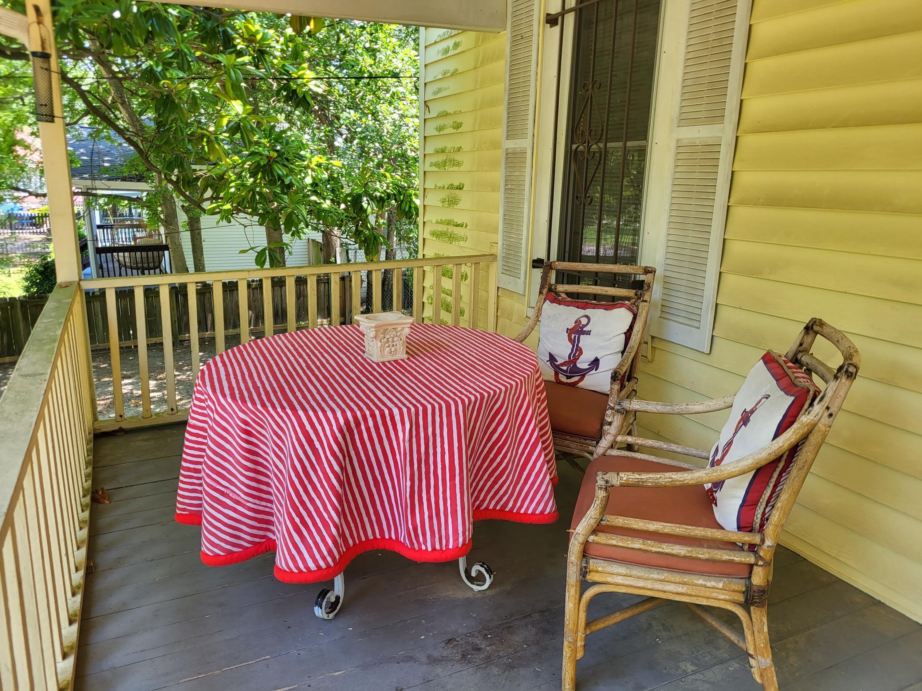 318 Chesterfield Street N – photo 2