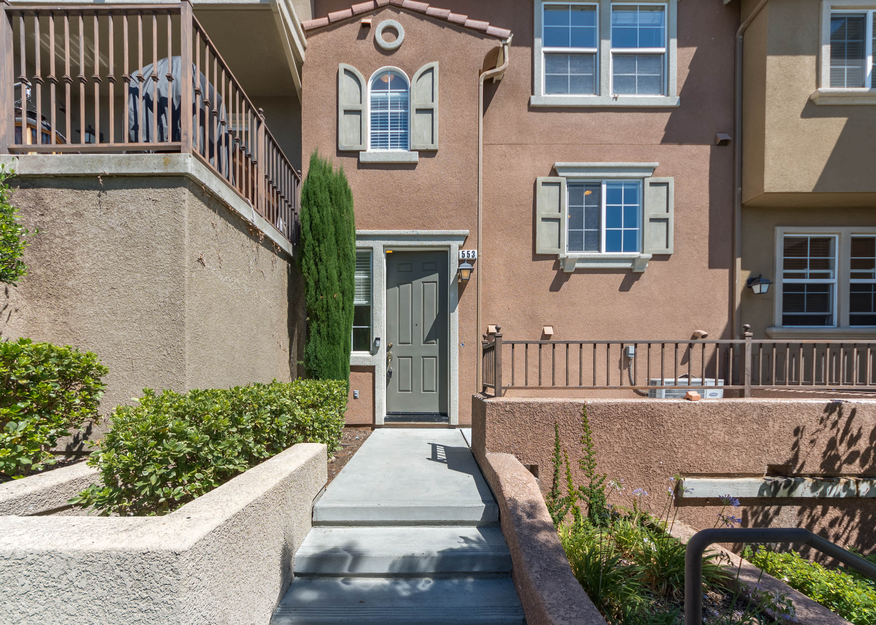 553 Adeline Ave – photo 2