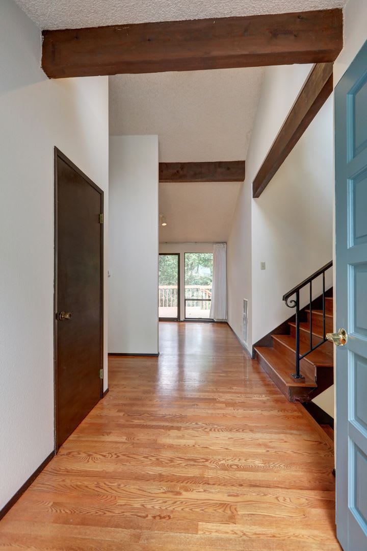 Spacious 4BR 2.75BA Tri-level home in quiet Cedar Lane Estates – photo 4