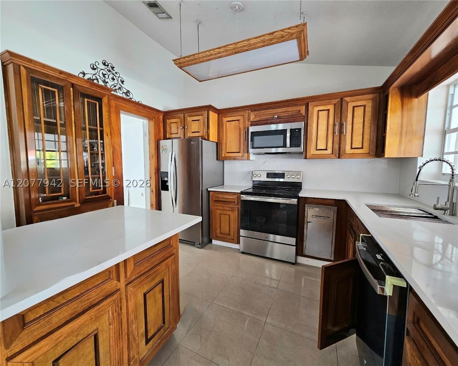 4235 SW 143rd Ave – photo 5