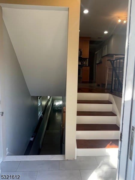 65 Wetmore Ave – photo 3