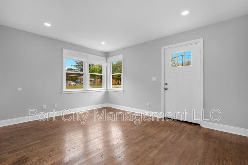 4902 Gilray Drive – photo 4