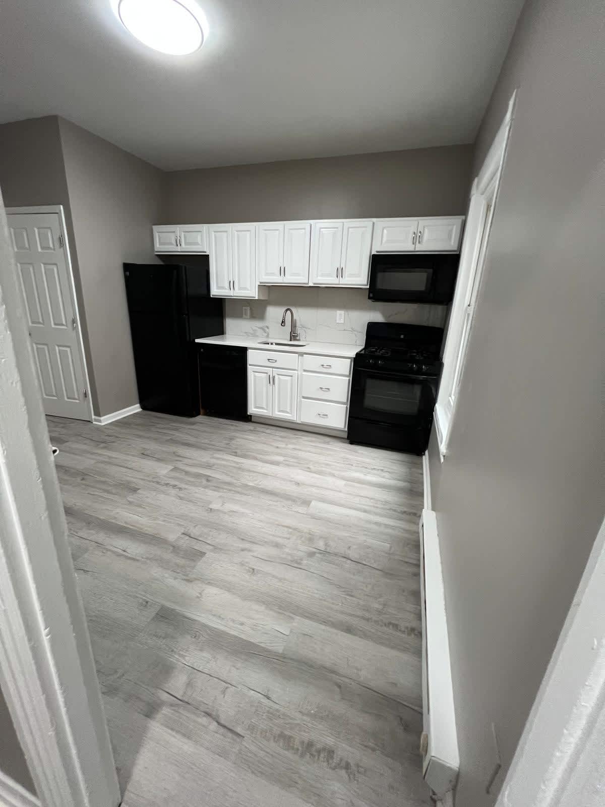 43 North 9Th Street 2Nd Fl – photo 1