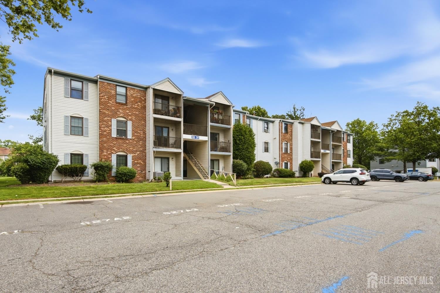 334 Lancaster Court – photo 2