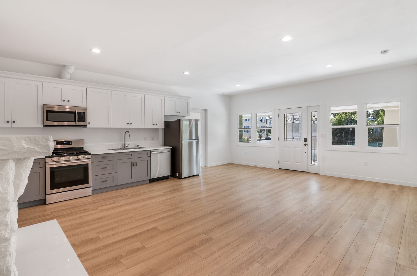 Large 3bed2bath Apartment Near USC! – photo 4