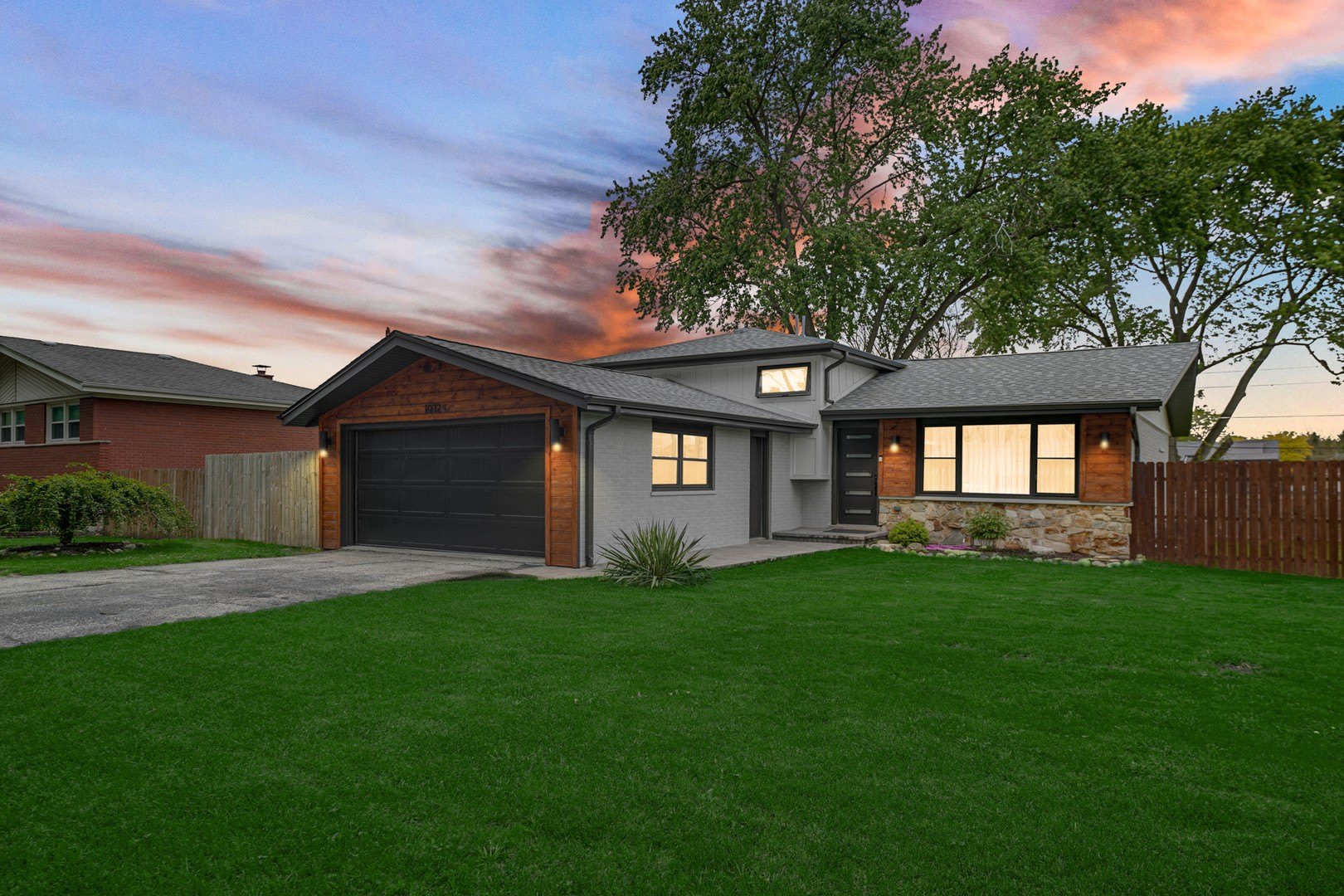 10324 S 81st Avenue – photo 1