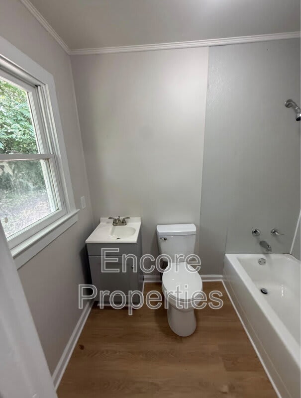 1408 Roanoke Street – photo 4