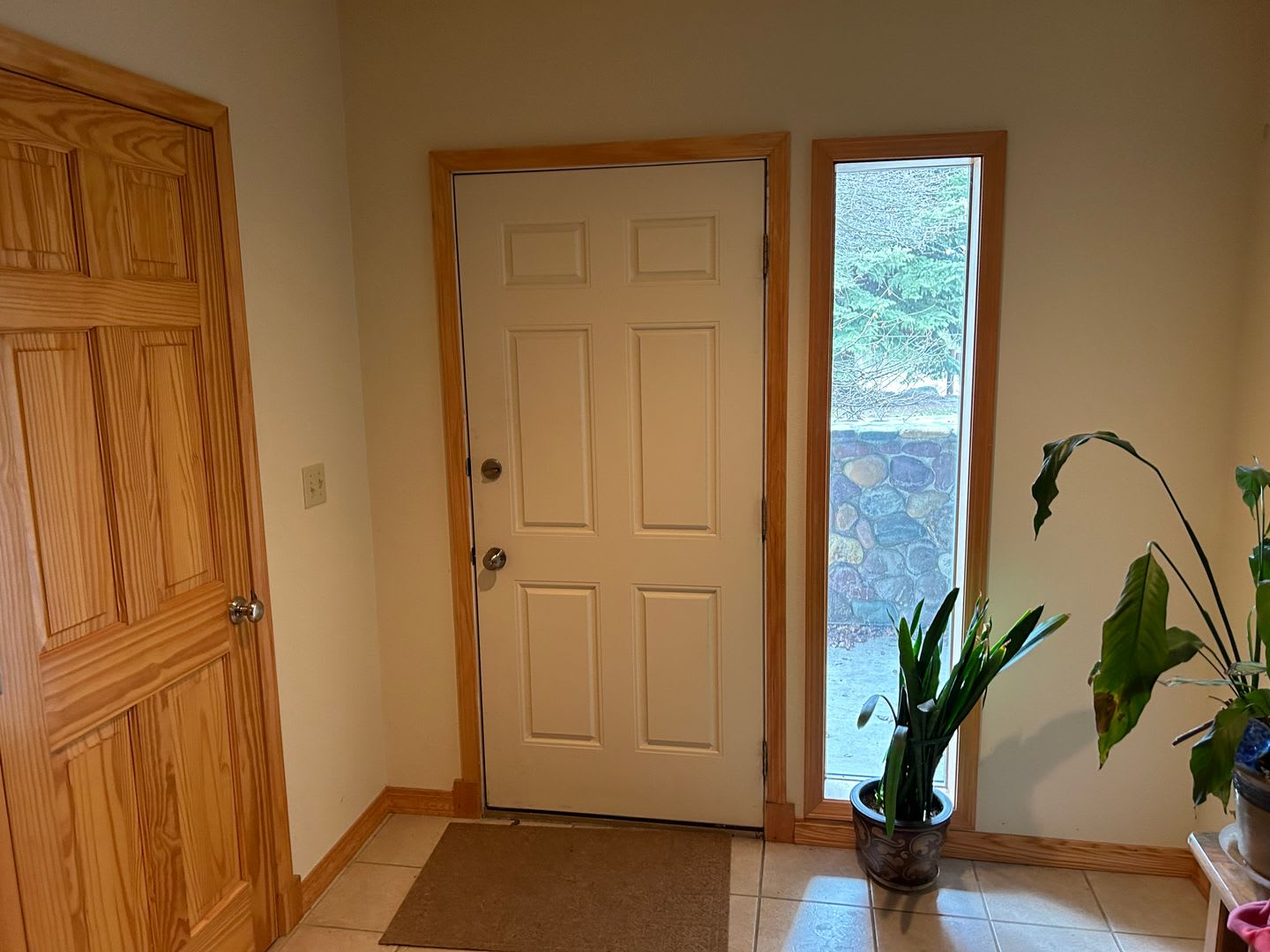 3 bedroom home with deck views of the lake and mountains in Lakeside! – photo 2