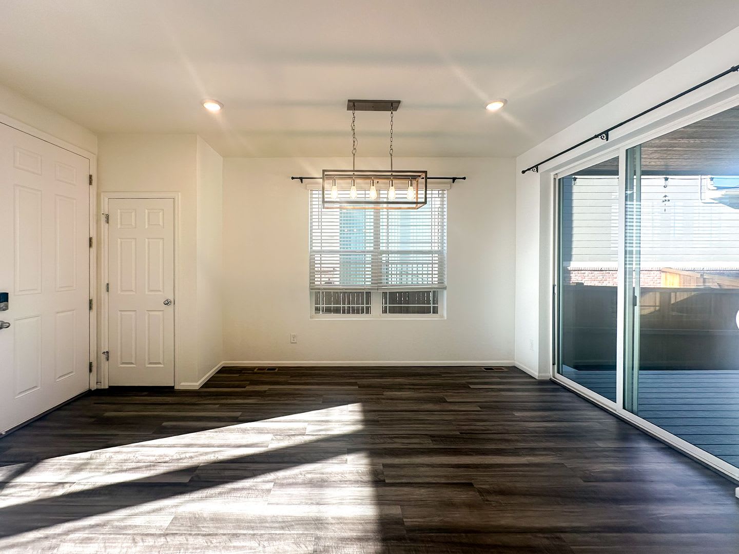 NEARLY NEW 3-bed Paired Home in Senderos Creek community! – photo 3