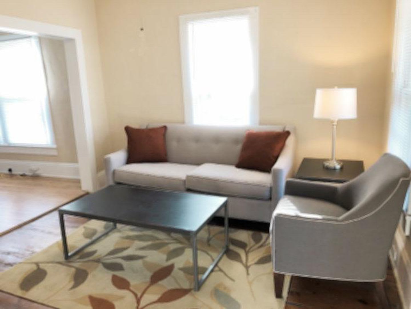 Room In 3 Bedroom Home At Brooks St – photo 1