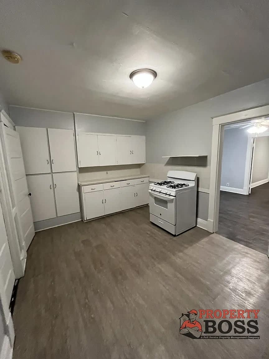 124 East Warren Street – photo 4