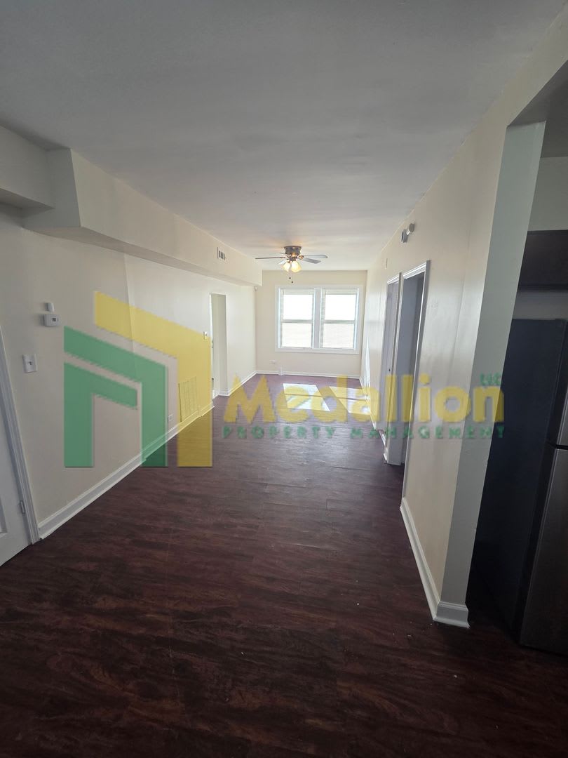 Updated 4 Bedroom Home On A Quiet Block – photo 3