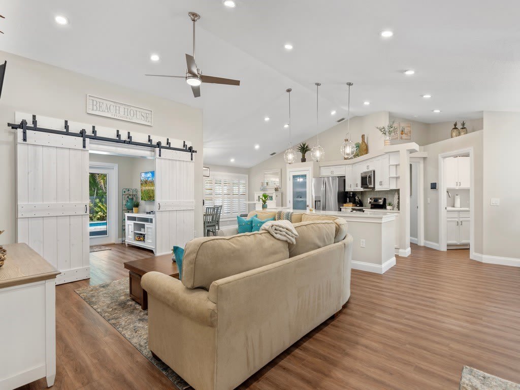 9575 Frangipani Drive – photo 3