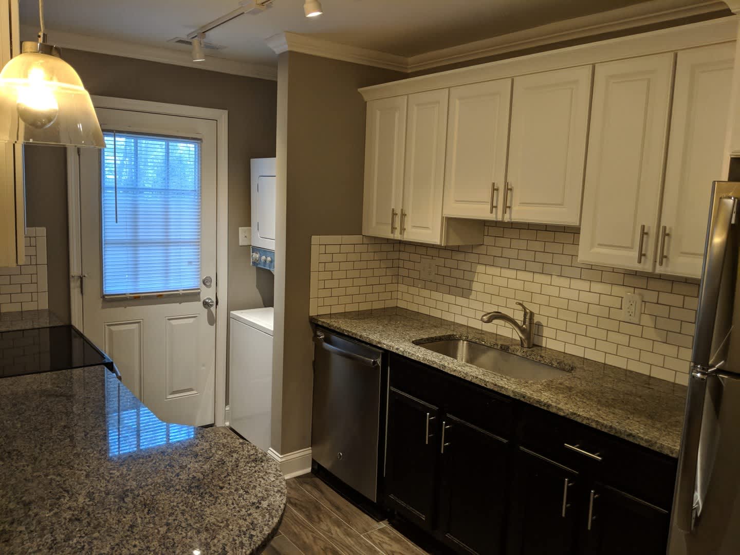 Frost Courtyard Apartments – photo 5