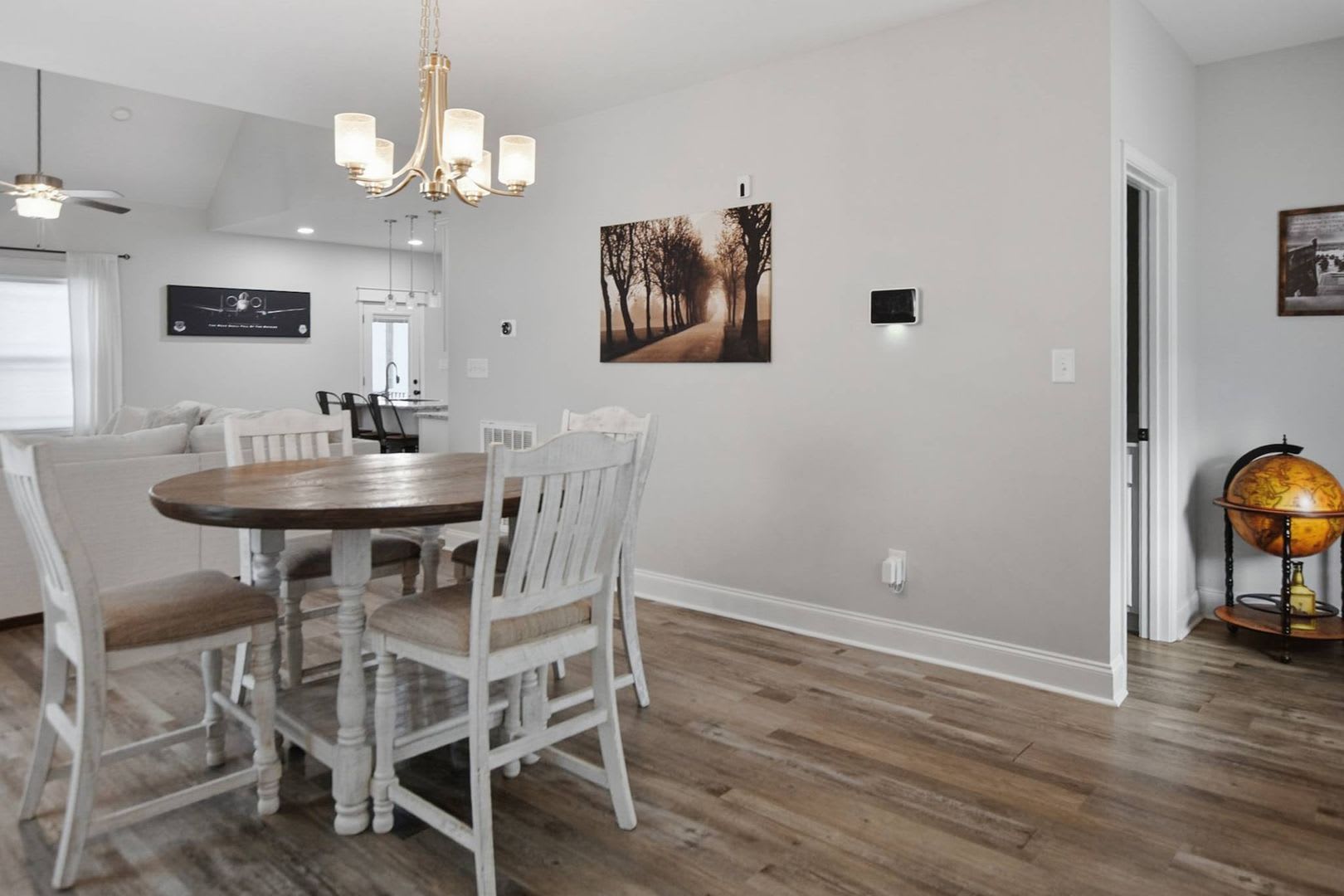 Like New Three Bedroom! – photo 5