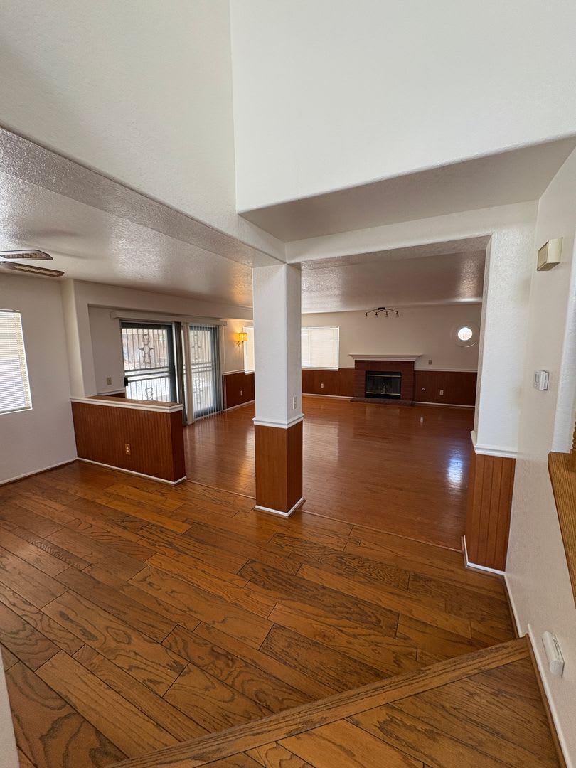 5 Bedroom 2 Story Spacious Victorville Home Near Mall – photo 3